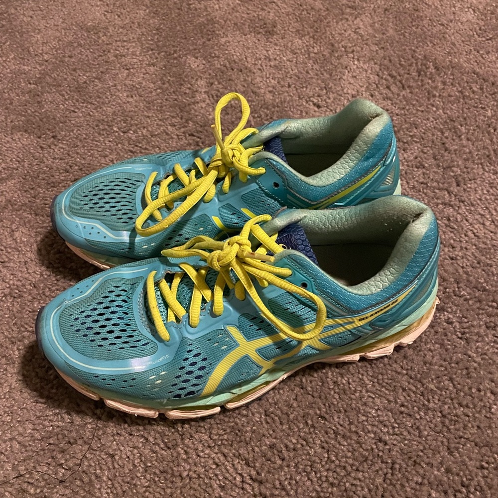ASICS Women’s Gel Kayano 22 Athletic Shoes